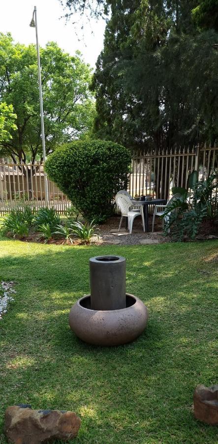 Atterbury Self Catering Studios Pretoria-Noord Esterno foto