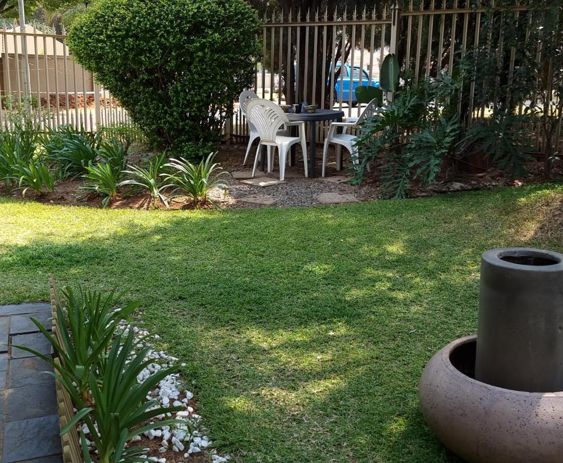 Atterbury Self Catering Studios Pretoria-Noord Esterno foto