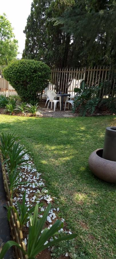 Atterbury Self Catering Studios Pretoria-Noord Esterno foto