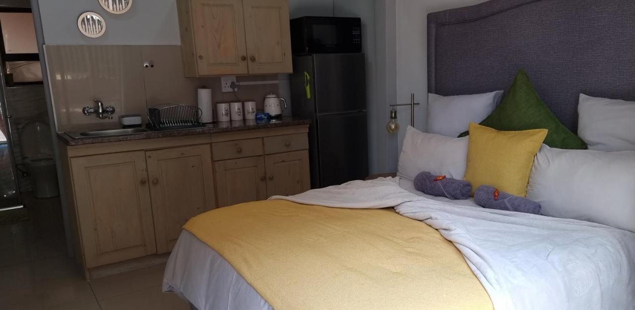 Atterbury Self Catering Studios Pretoria-Noord Esterno foto