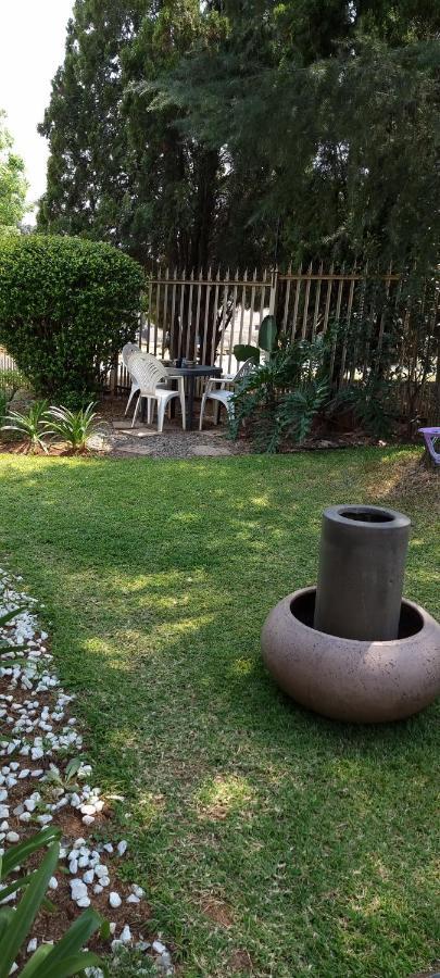 Atterbury Self Catering Studios Pretoria-Noord Esterno foto