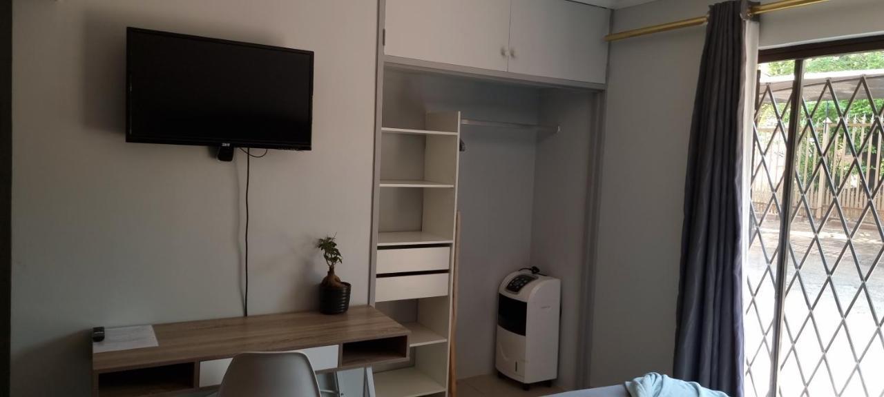 Atterbury Self Catering Studios Pretoria-Noord Esterno foto