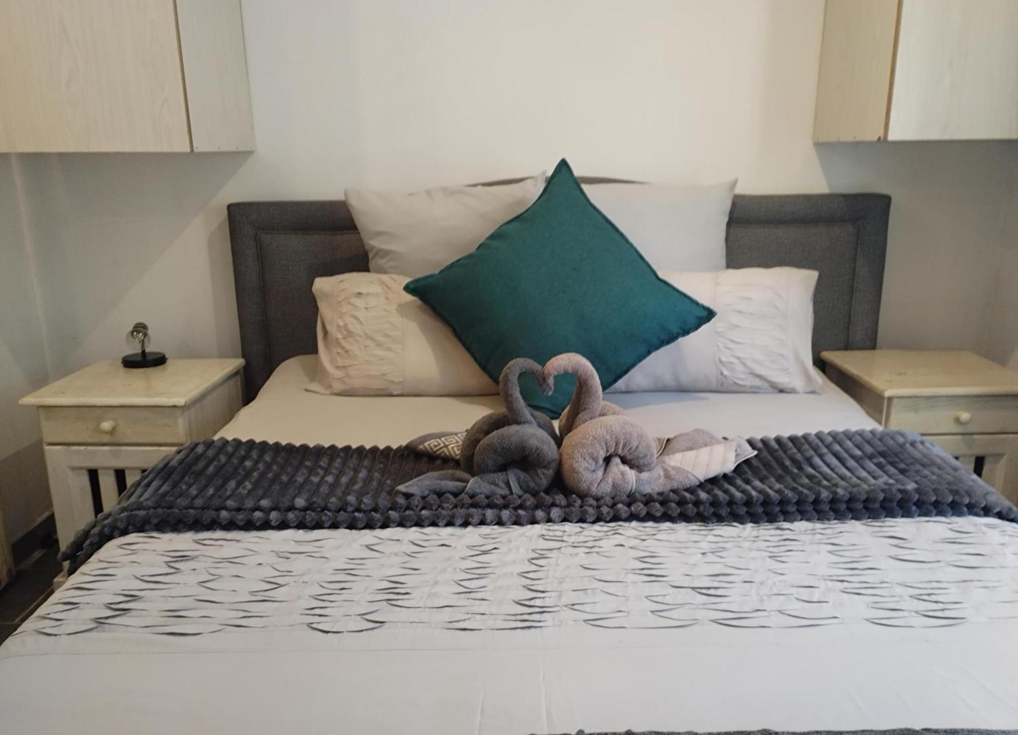 Atterbury Self Catering Studios Pretoria-Noord Esterno foto